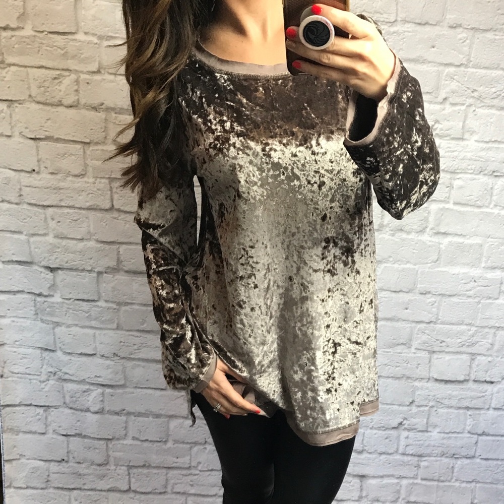 2 LEFT//STUNNER crushed velvet top in mocha